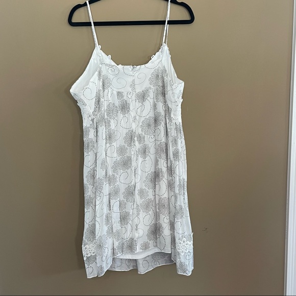 J Gee White Floral Embroidered Lace Spaghetti Strap Mini Shift Dress - Picture 8 of 11